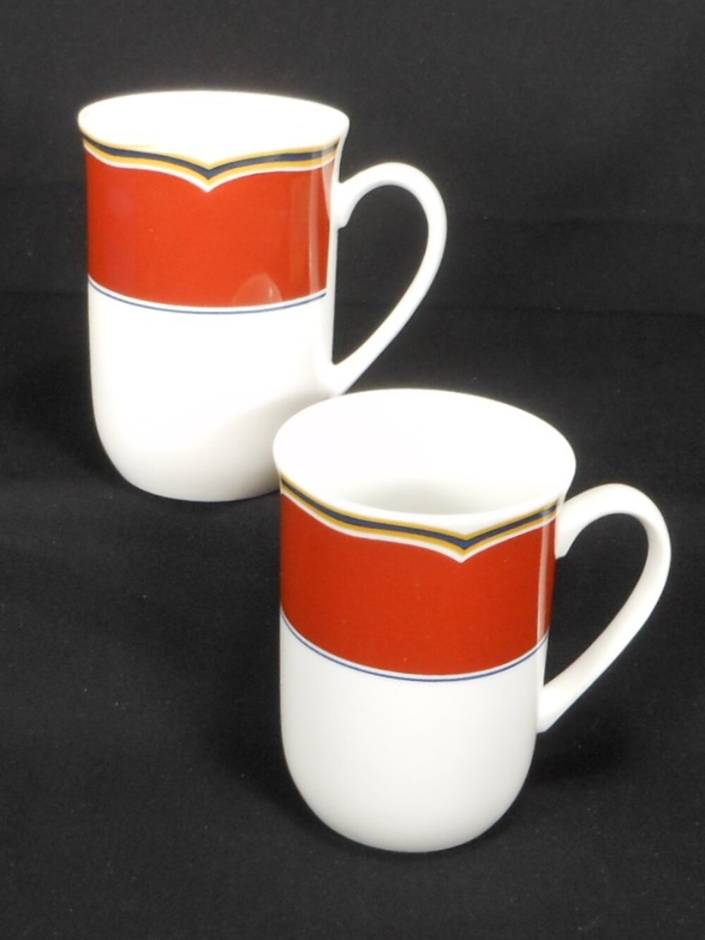 2 vintage mugs made in Japan from the Georges Briard